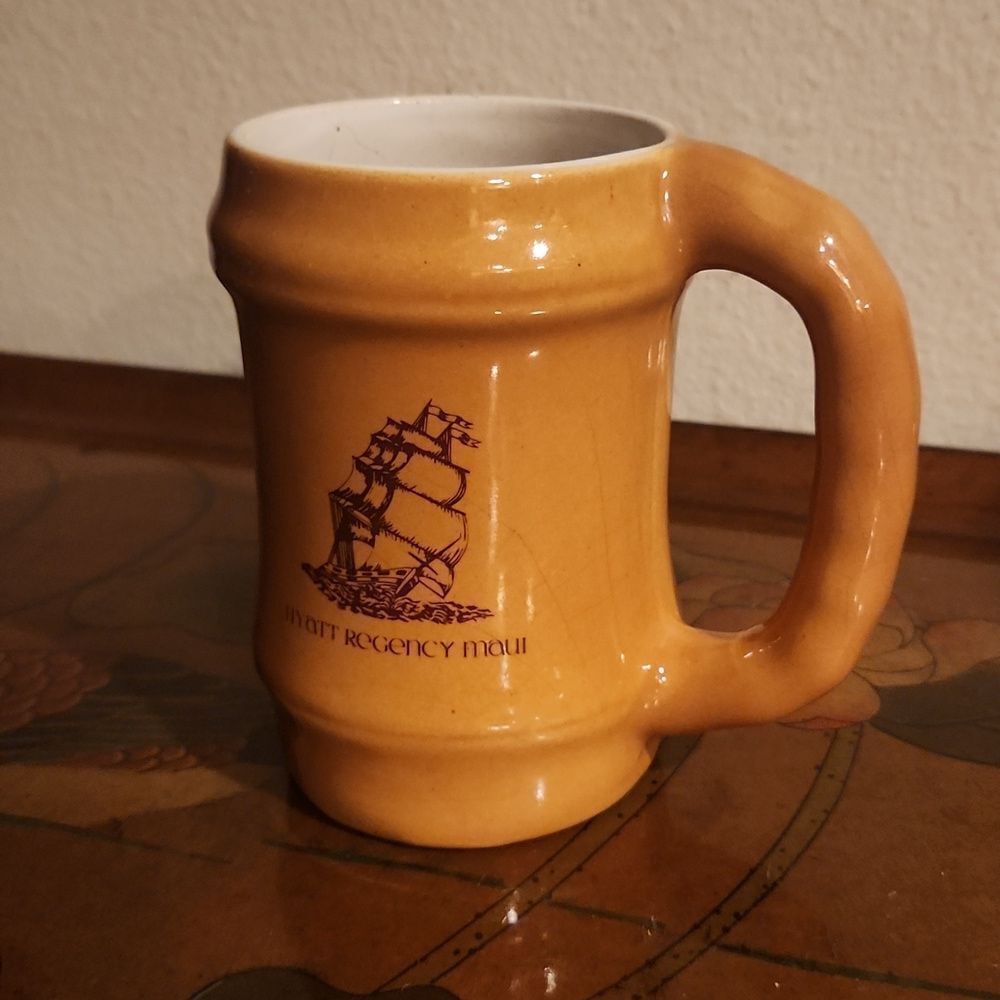 Vintage Daga Hyatt Regency Maui Mug 16oz.